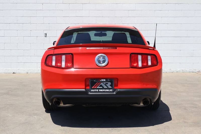 2011 Ford Mustang V6 Premium