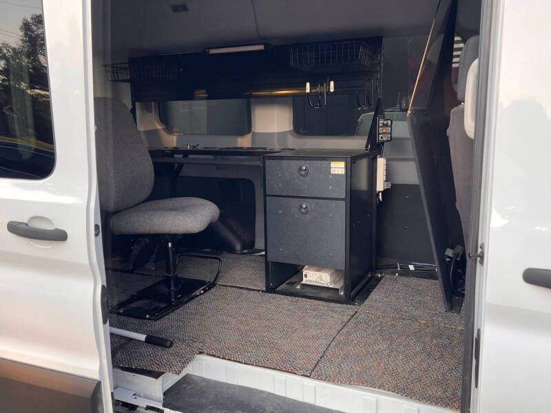 2019 Ford Transit 150 XLT