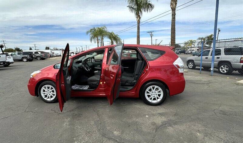 2014 Toyota Prius v Two
