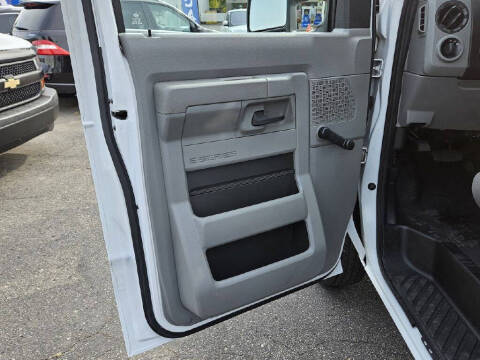 2014 Ford E-Series E-150