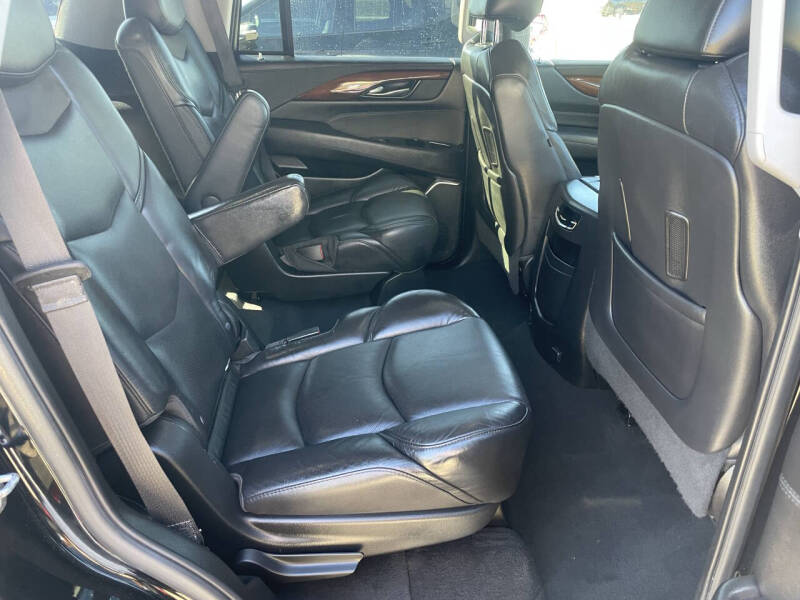 2018 Cadillac Escalade Luxury