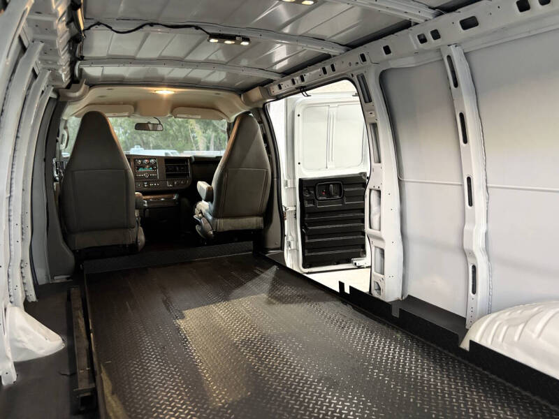 2019 GMC Savana 3500