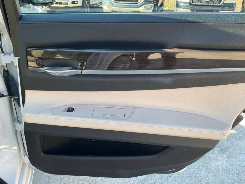 2012 BMW 7 Series 740i