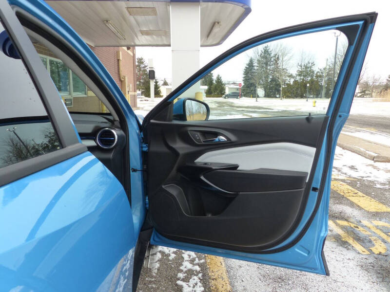 2025 Chevrolet Trax LT