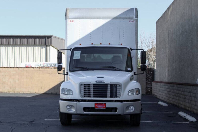 2019 Freightliner M2 106