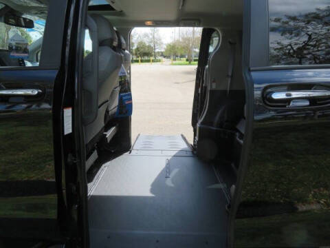 2024 Toyota Sienna XLE 8-Passenger