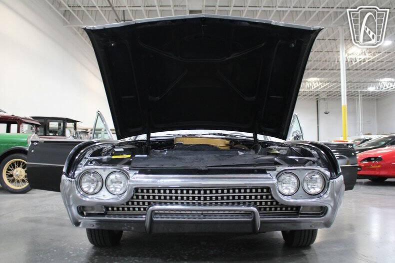1962 Ford Thunderbird