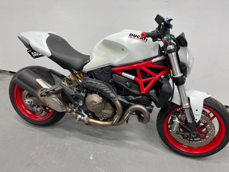 2015 Ducati Monster 821