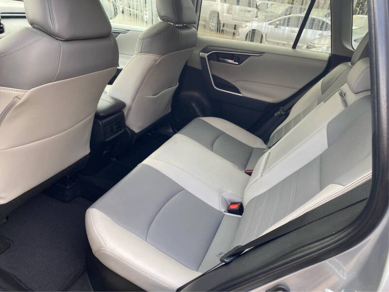 2022 Toyota RAV4 Hybrid XLE Premium