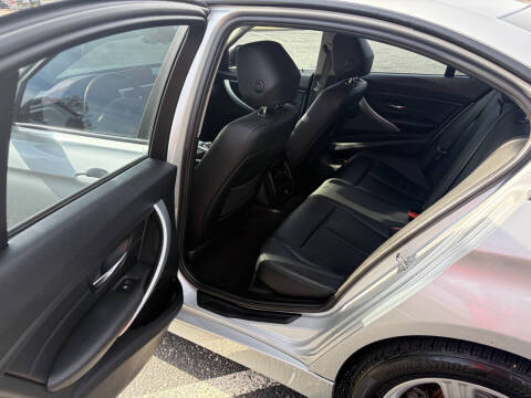 2012 BMW 3 Series 328i