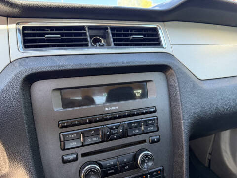 2011 Ford Mustang V6