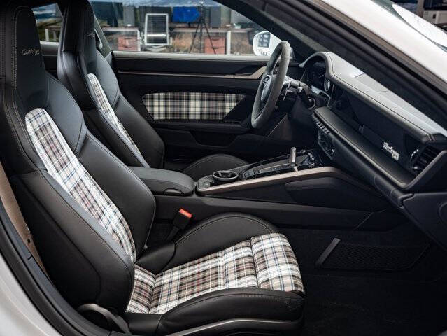 2025 Porsche 911 Turbo