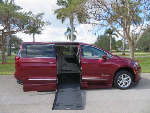 2020 Chrysler Pacifica Touring L Plus