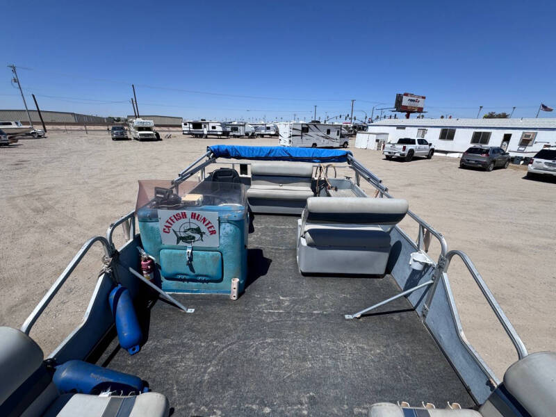 1989 Lowe Boats Pontoon 19