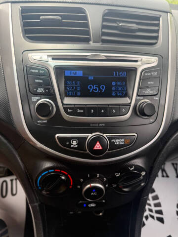 2016 Hyundai Accent SE