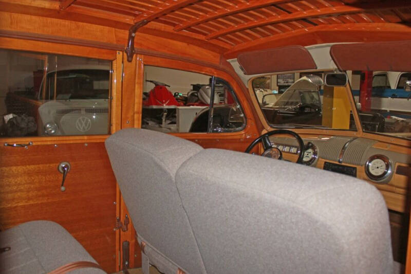 1948 Ford Super Deluxe