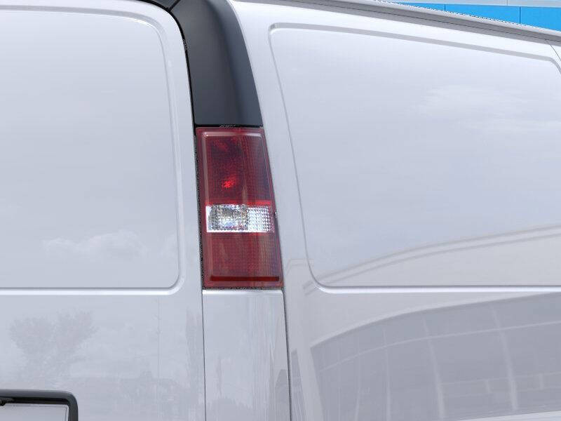 2025 Chevrolet Express 2500