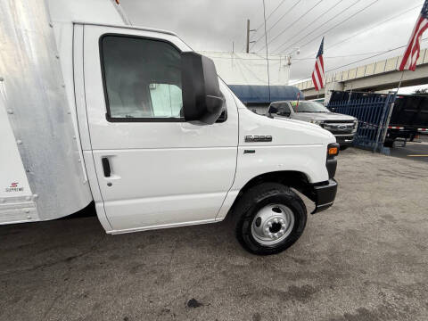 2017 Ford E-Series E-350 SD