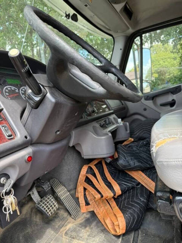 2016 Freightliner M2 106