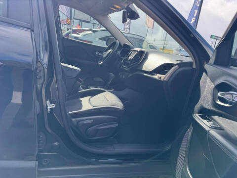 2015 Jeep Cherokee Sport