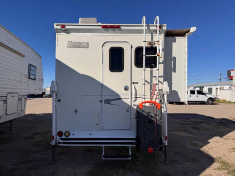 2006 Lance Camper 851
