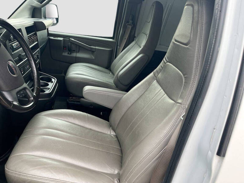 2023 GMC Savana 3500