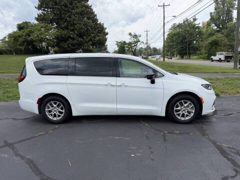 2024 Chrysler Pacifica Touring L
