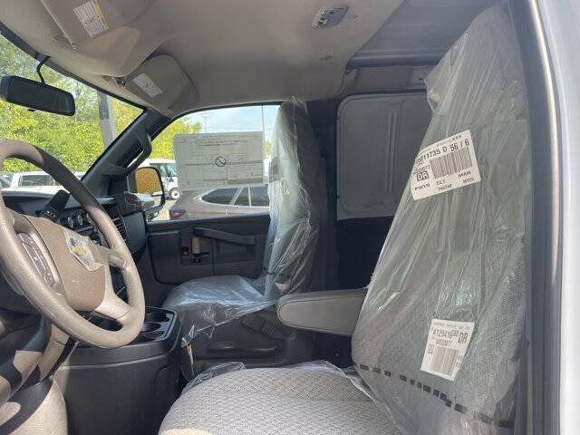 2025 Chevrolet Express 2500