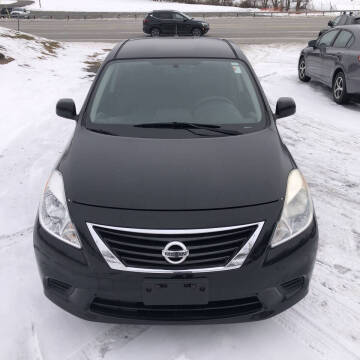 2014 Nissan Versa 1.6 SV