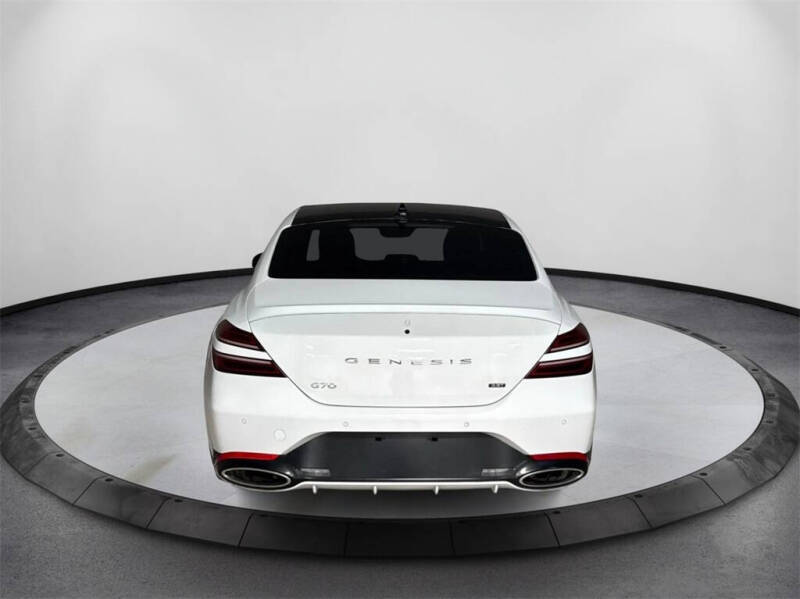 2022 Genesis G70