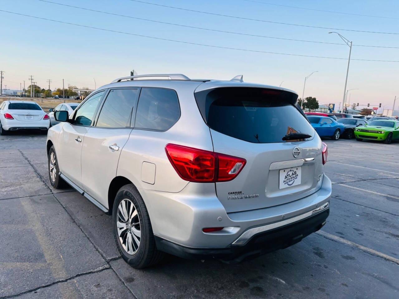 2020 Nissan Pathfinder SV photo 11