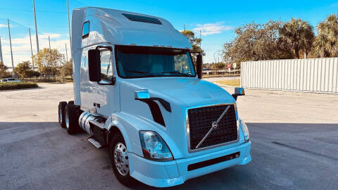 2011 VOLVO SEMI TRUCK CUMMINS 472K MILES !!