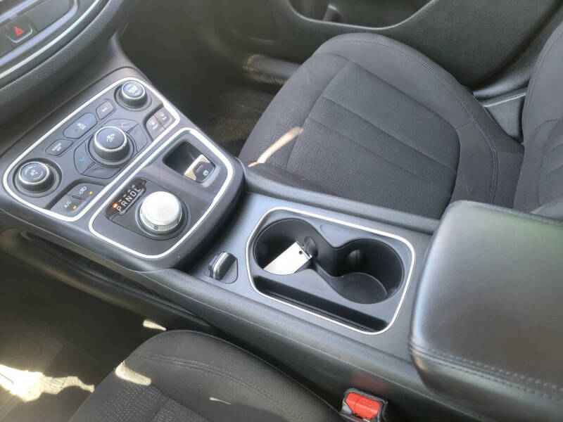2015 Chrysler 200 LX