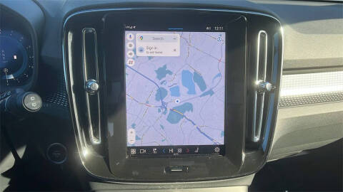 2025 Volvo XC40 B5 Plus Dark Theme