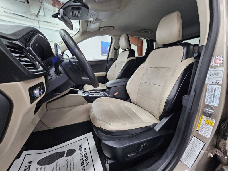 2020 Ford Escape Titanium