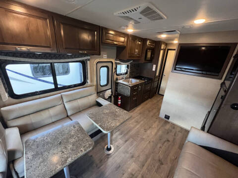 2018 Thor Motor Coach Outlaw 29J Class C