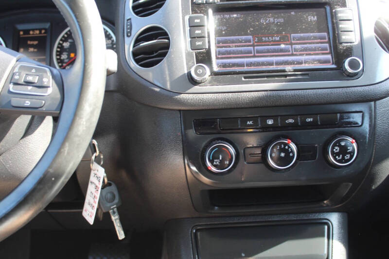 2015 Volkswagen Tiguan S