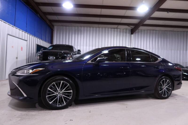 2022 Lexus ES 350 for sale at SOUTHWEST AUTO CENTER INC in Houston TX