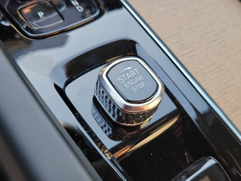 2026 Volvo XC60 B5 Core