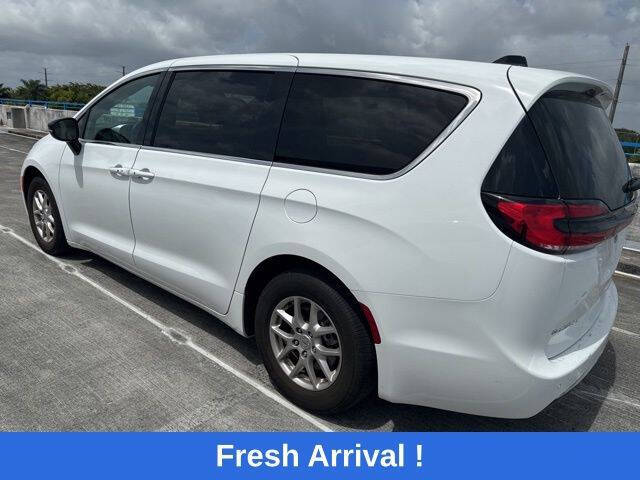 2024 Chrysler Pacifica Touring