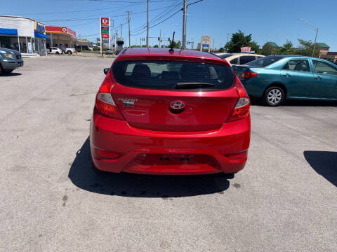 2016 Hyundai Accent SE