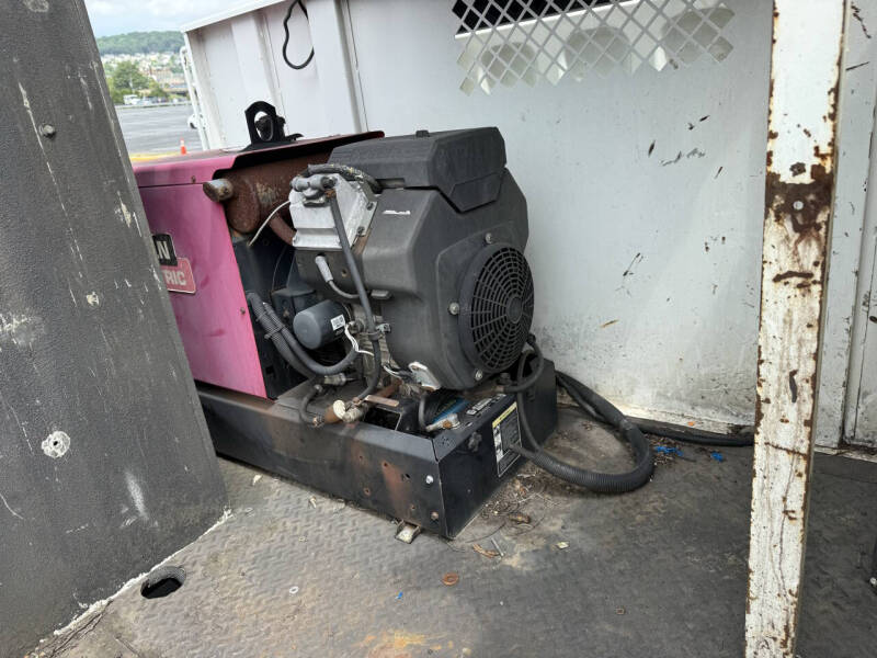 2011 Freightliner M2 106