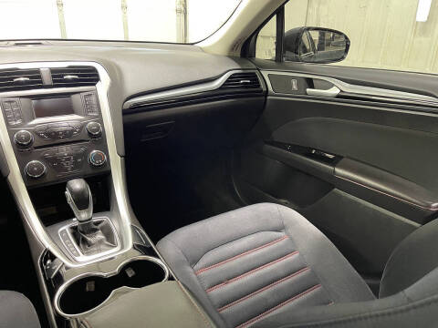 2015 Ford Fusion SE
