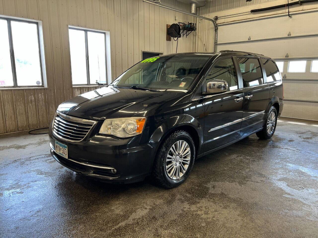 Chrysler Town & Country Touring-L FWD