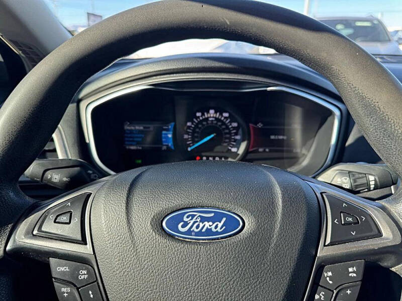 2020 Ford Fusion SE