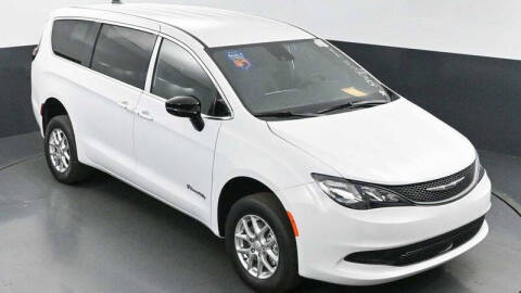 2025 Chrysler Voyager LX