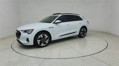 2022 Audi e-tron quattro Premium