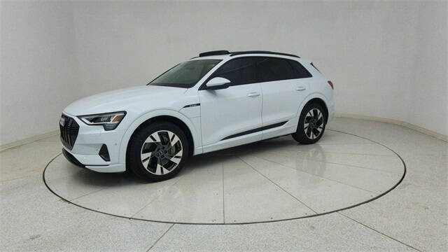 2022 Audi e-tron quattro Premium