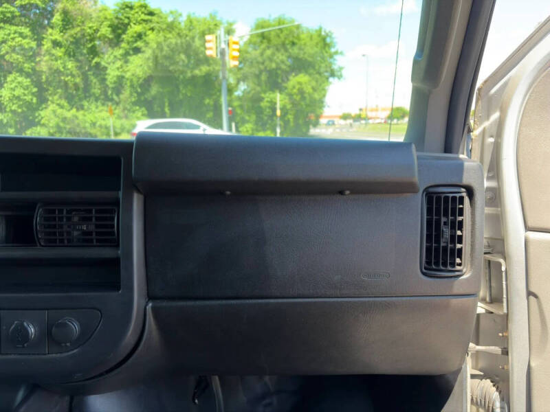 2017 Chevrolet Express LS 2500