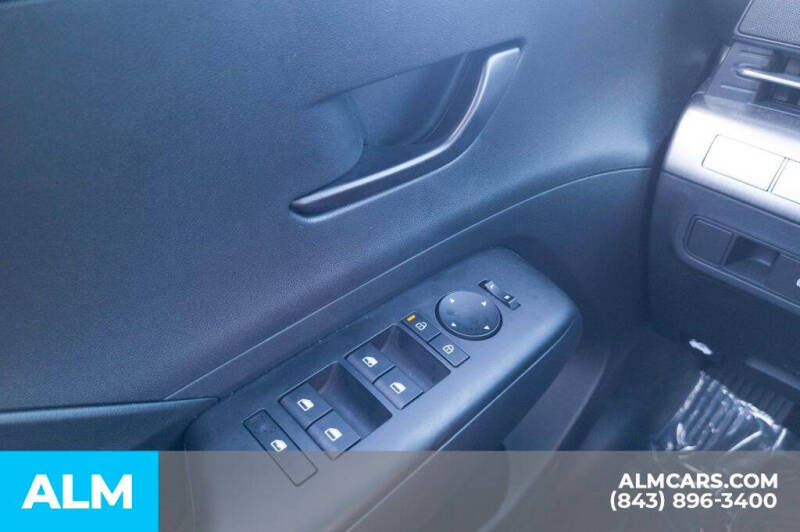 2025 Hyundai Kona SE